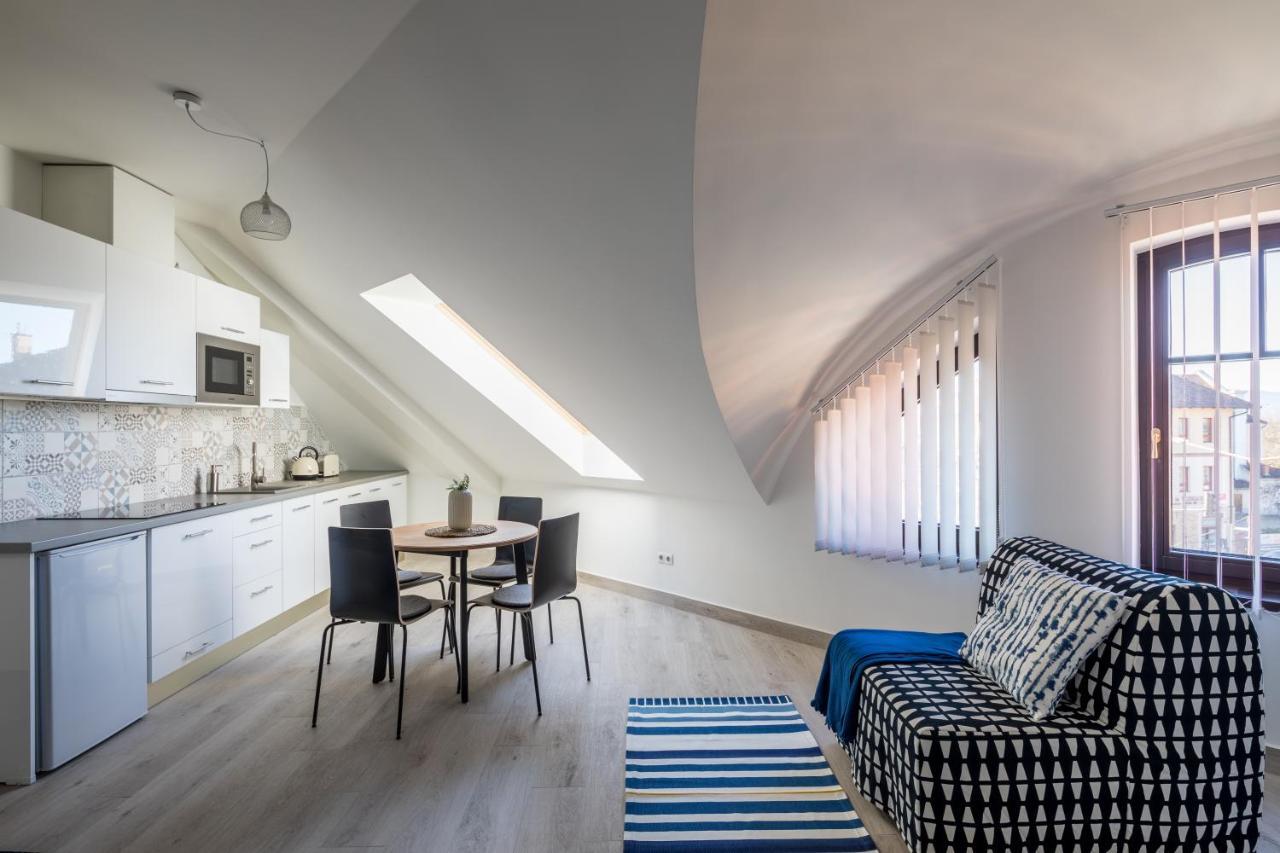 Stafetahaz Apartmanok Vác Zewnętrze zdjęcie