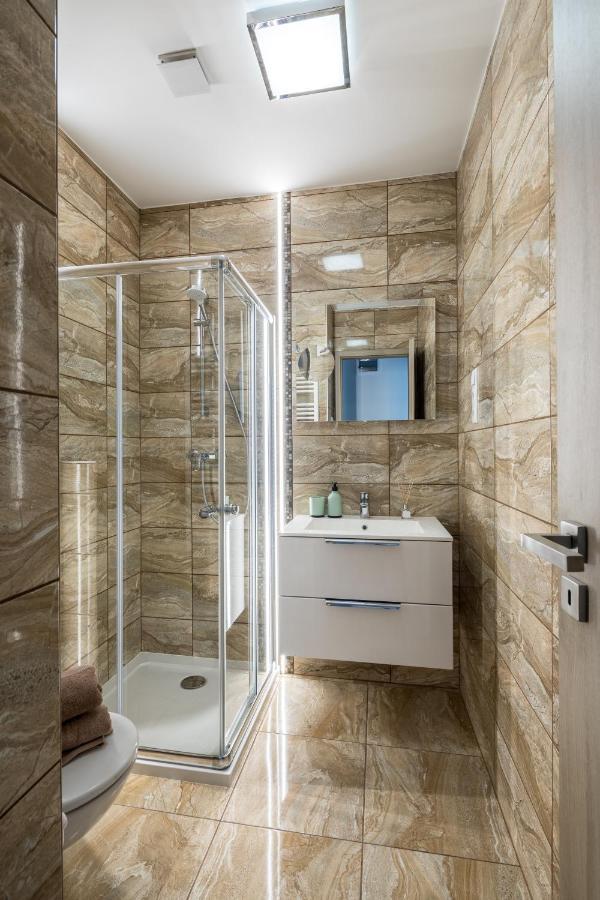 Stafetahaz Apartmanok Vác Zewnętrze zdjęcie
