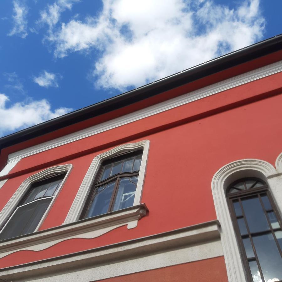 Stafetahaz Apartmanok Vác Zewnętrze zdjęcie