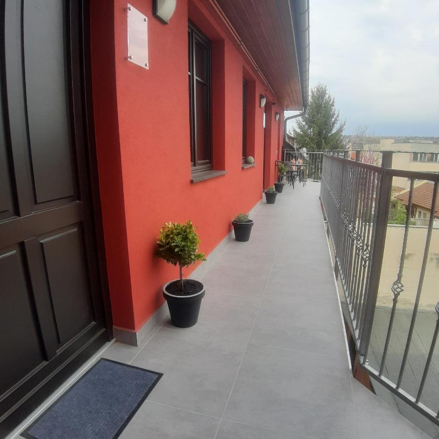 Stafetahaz Apartmanok Vác Zewnętrze zdjęcie