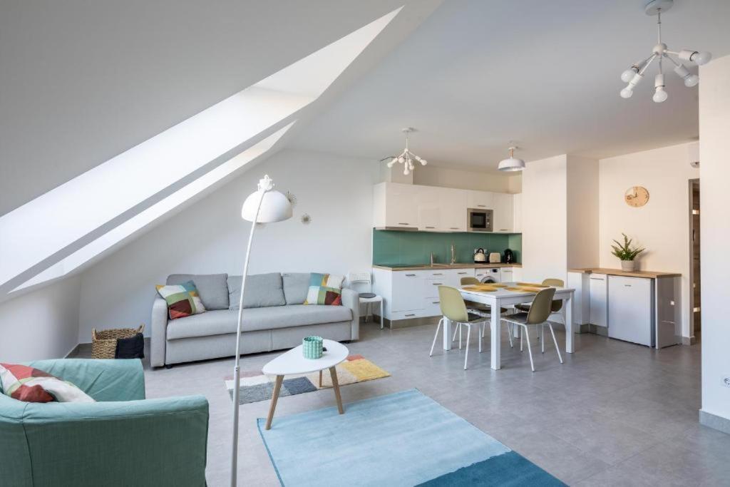 Stafetahaz Apartmanok Vác Zewnętrze zdjęcie