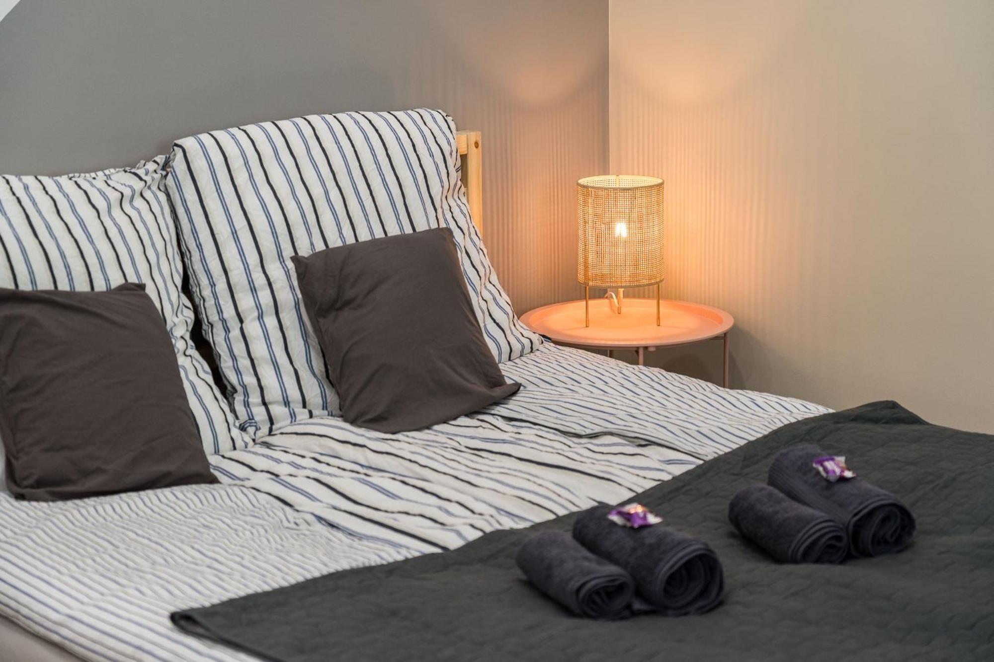 Stafetahaz Apartmanok Vác Zewnętrze zdjęcie