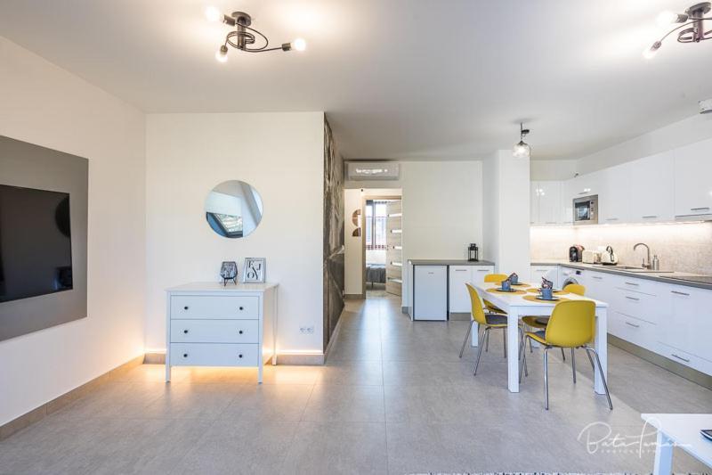 Stafetahaz Apartmanok Vác Zewnętrze zdjęcie
