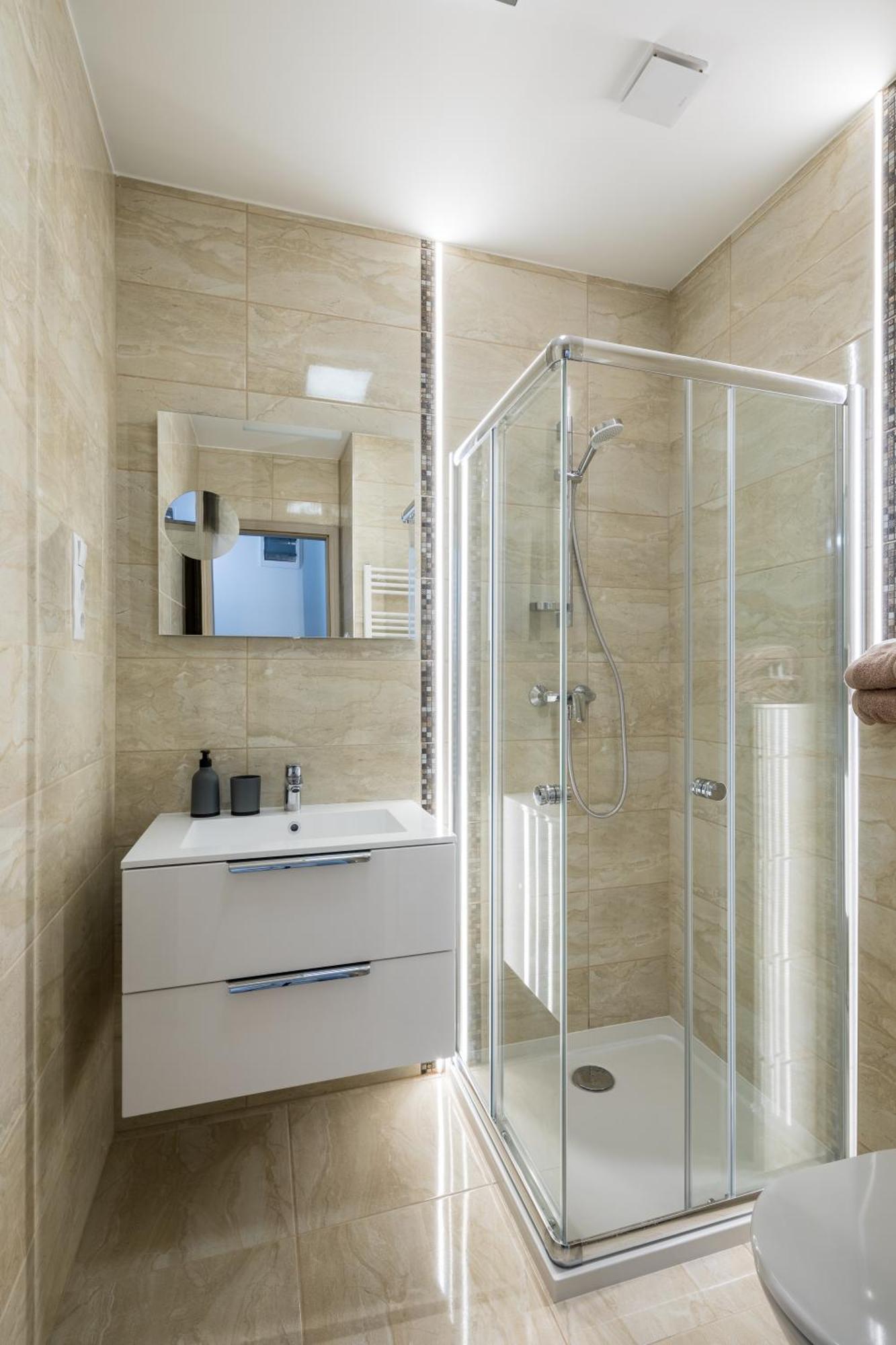 Stafetahaz Apartmanok Vác Zewnętrze zdjęcie