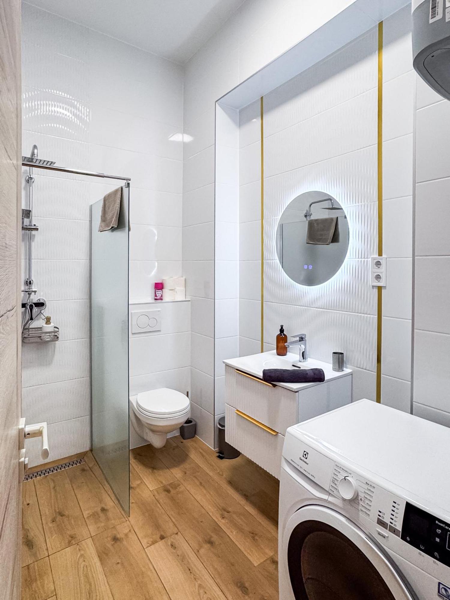 Stafetahaz Apartmanok Vác Zewnętrze zdjęcie